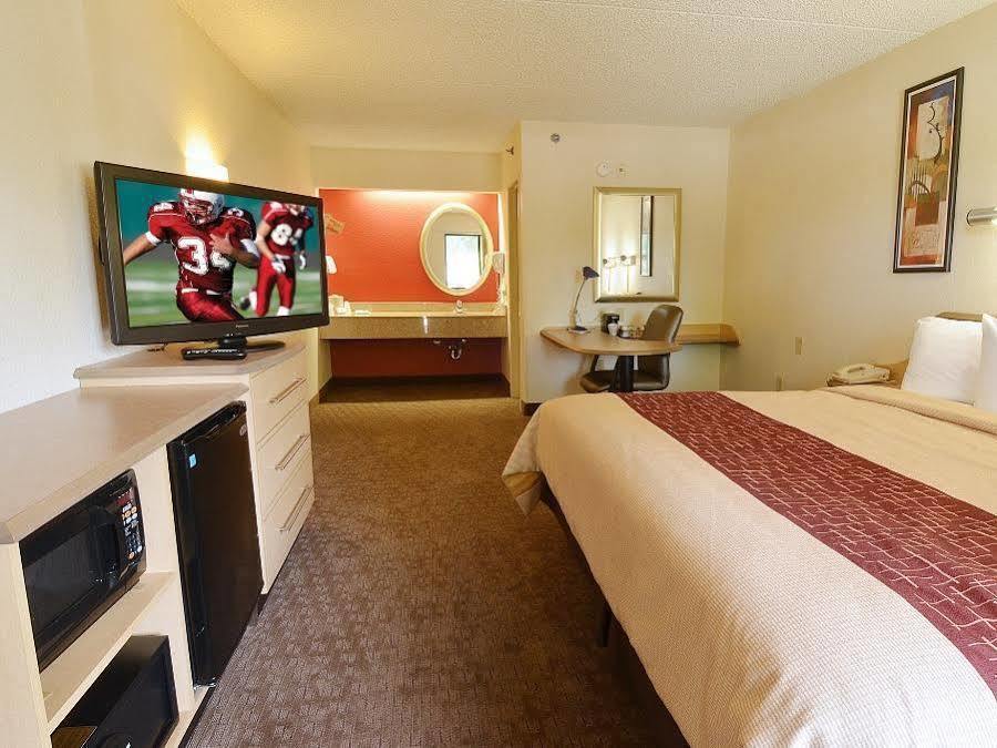 Red Roof Inn Lansing West - Msu Екстер'єр фото